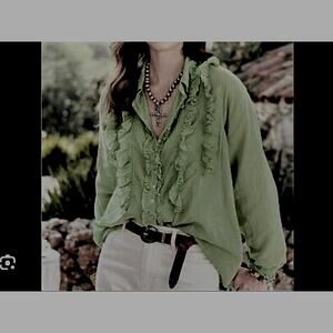 JP and Mattie green button up blouse ruffles long sleeve med romantic coquette